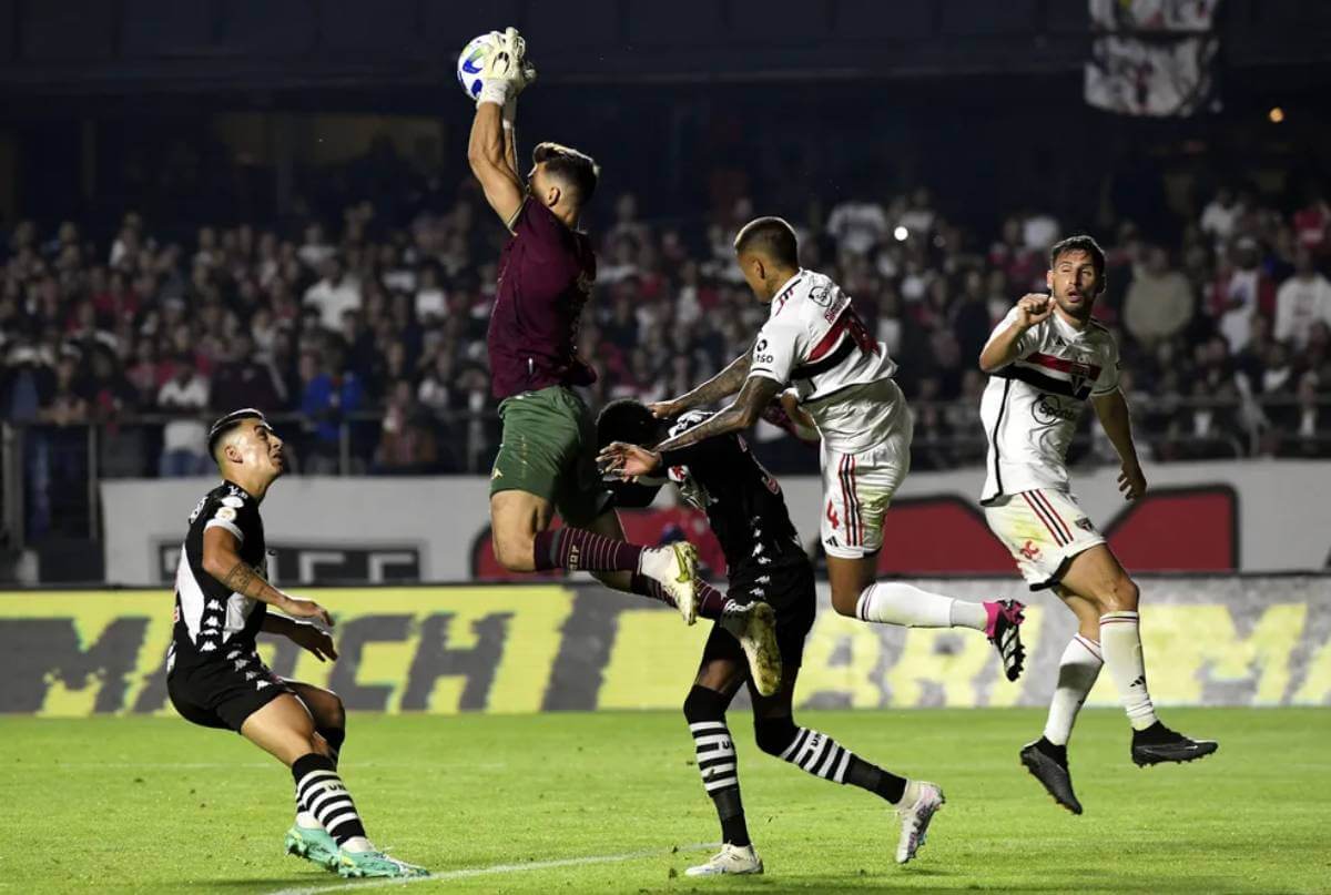 Partida do Vasco O Gigante enfrenta o São Paulo às 18 30 em São