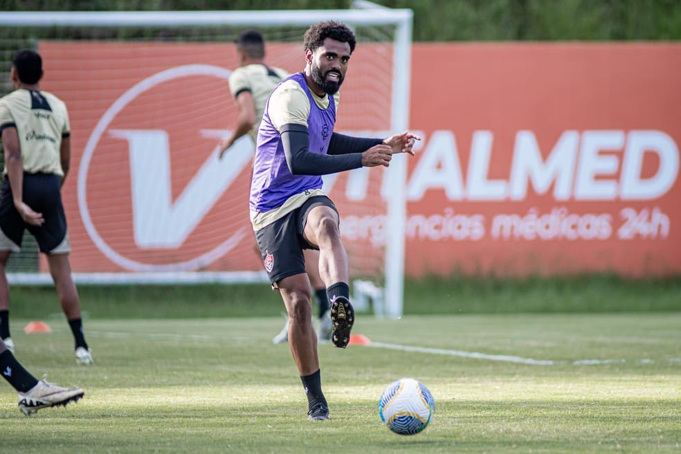 Caio Vinícius é a nova baixa do Vitória — Foto: Victor Ferreira / EC Vitória