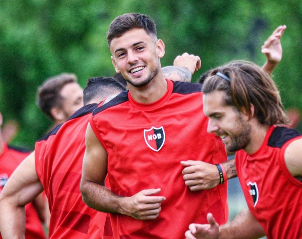 Vasco fecha contratação de Ian Glavinovich, zagueiro do Newell's Old Boys — Foto: Reprodução/Instagram