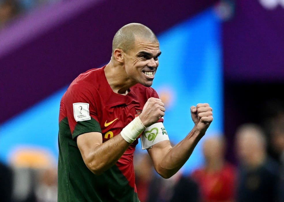 Pepe em ação pela seleção de Portugal: zagueiro foi um dos primeiros alvos do Vasco na janela — Foto: REUTERS/Dylan Martinez