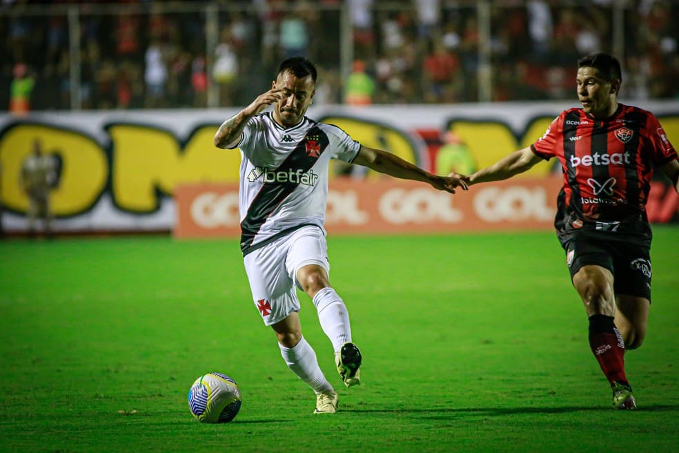 Jean David, do Vasco, em ação contra o Vitória — Foto: Matheus Lima/Vasco