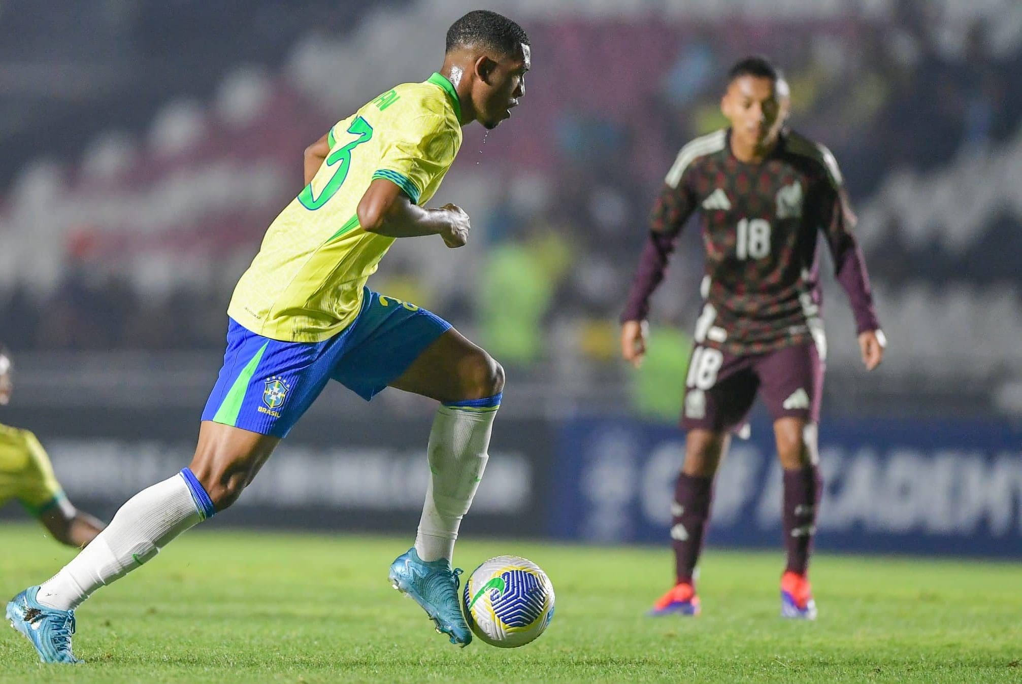 Cria do Vasco, Rayan entrou no conhecido gramado de São Januário para decidir para a Seleção Brasileira - Foto: Staff images / CBF