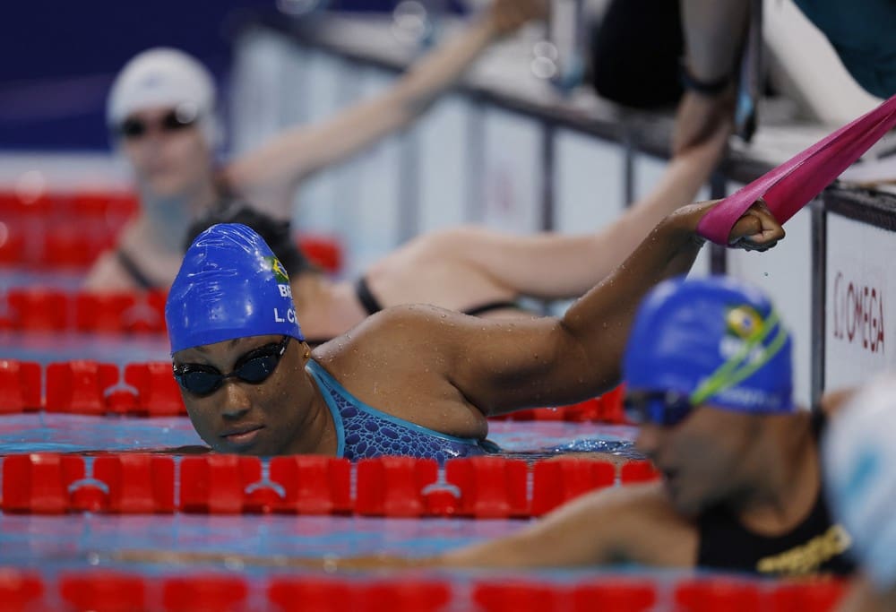 Lidia Cruz nas classificatórias dos 50m livre S4 — Foto: REUTERS/Andrew Couldridge