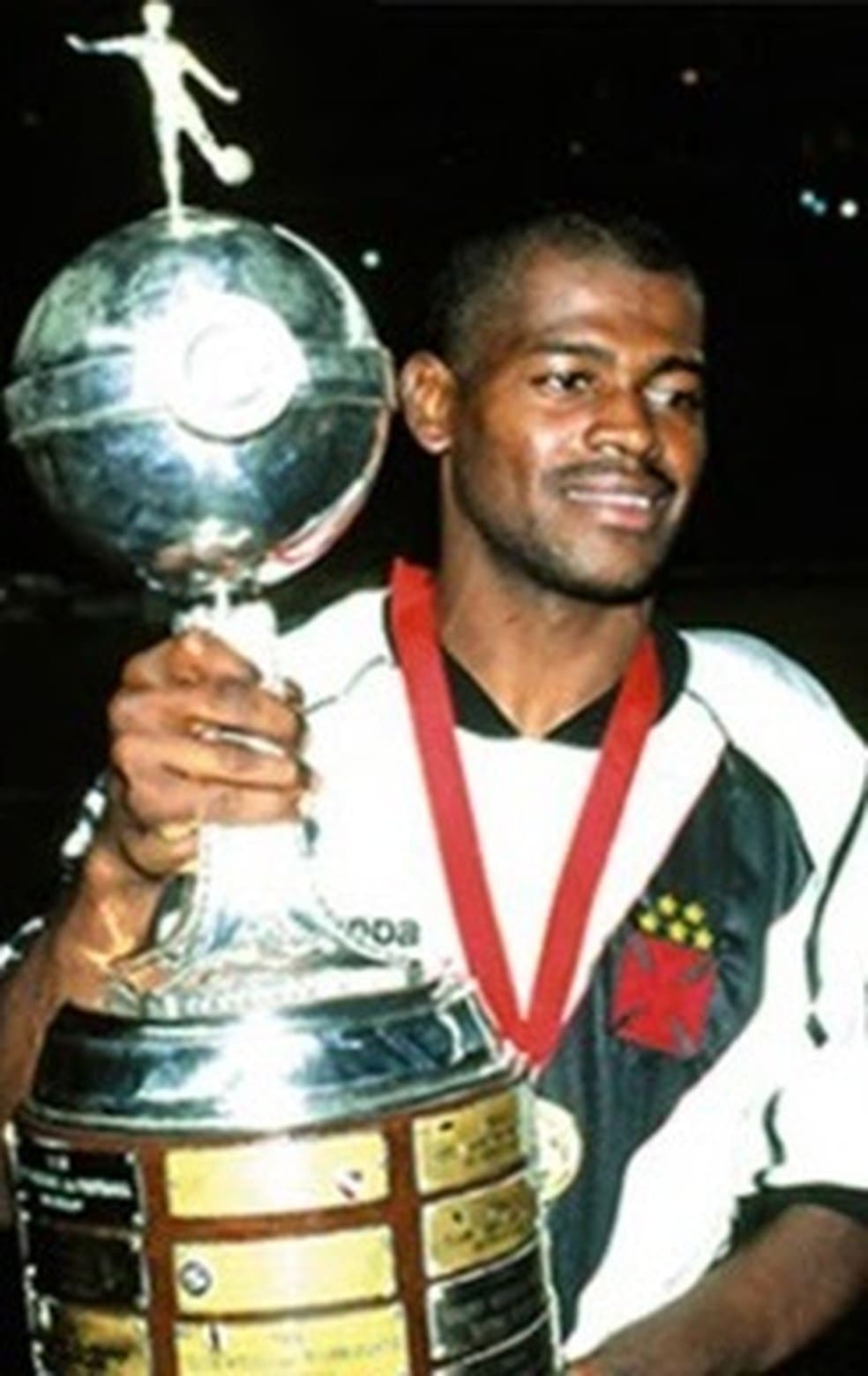 Vitor foi campeão da Libertadores com o Vasco em 1998 — Foto: Reprodução