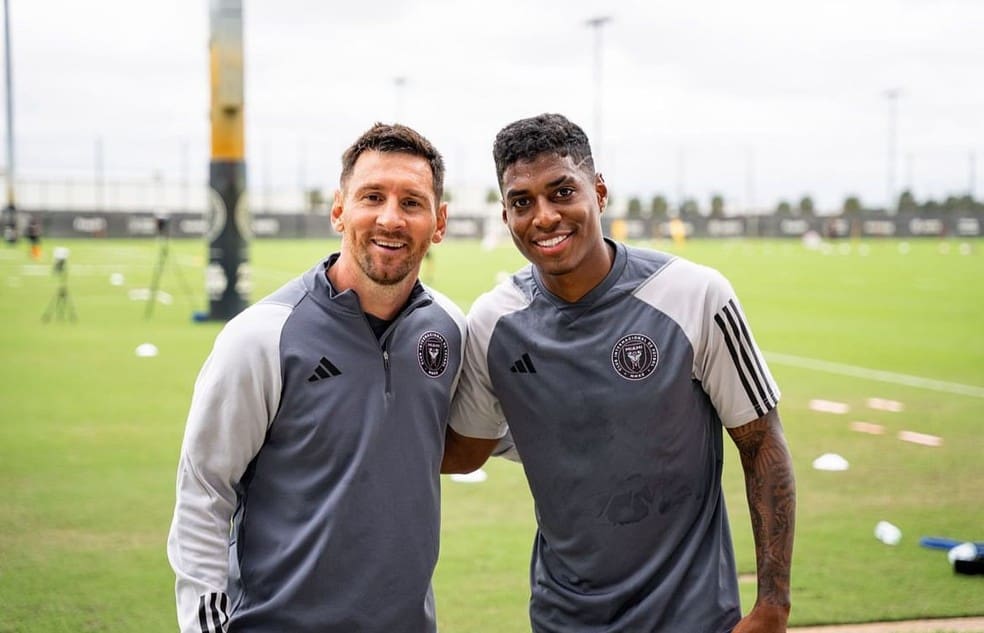 Emerson Rodríguez com Lionel Messi em treino do Inter Miami — Foto: Reprodução/Instagram