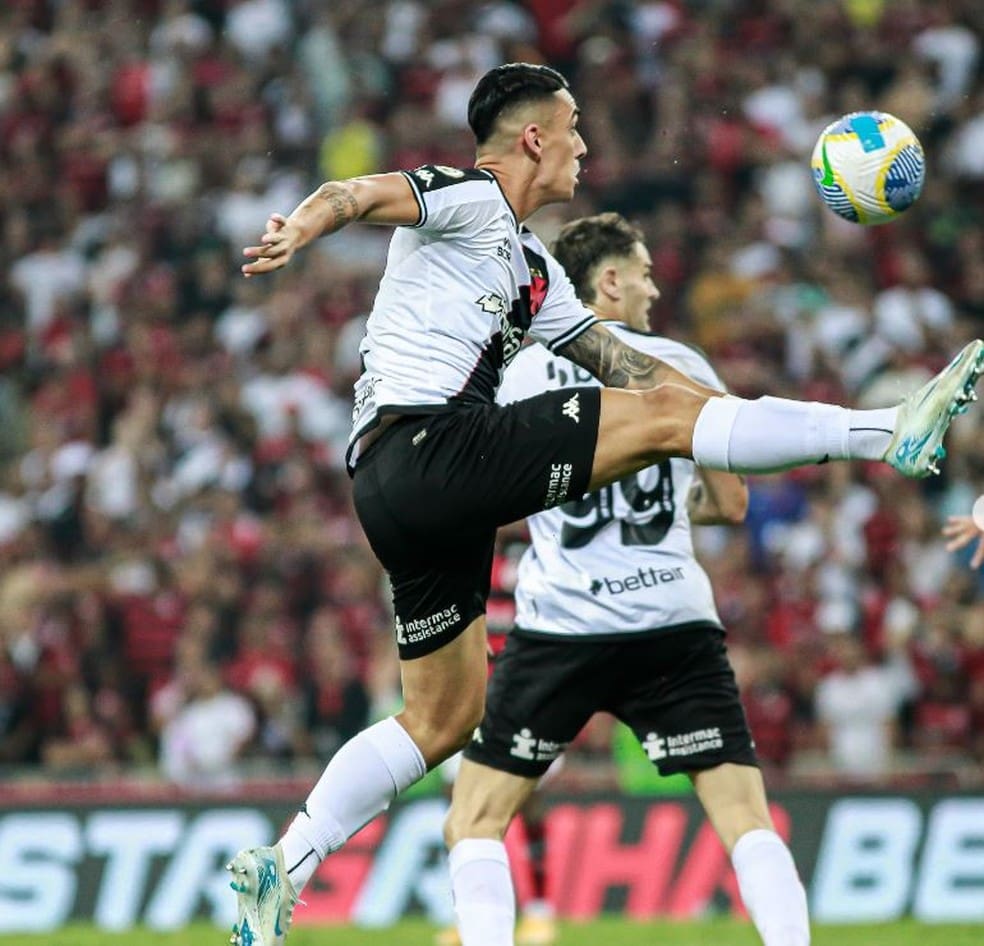 Puma Rodríguez, do Vasco, no clássico contra o Flamengo — Foto: Matheus Lima / CRVG