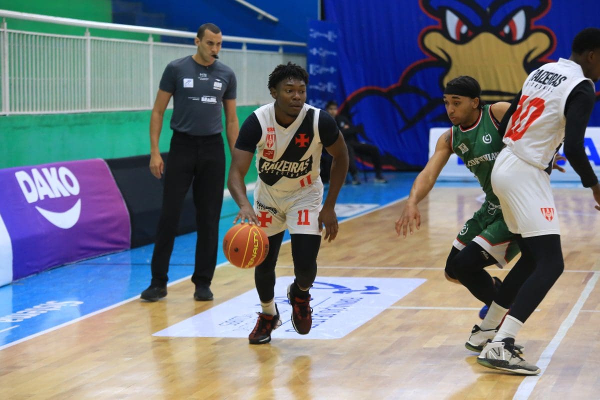 Juan Nascimento foi campeão da Série Bronze da LDB com o Vasco/Tijuca. Foto: @weslleytremba