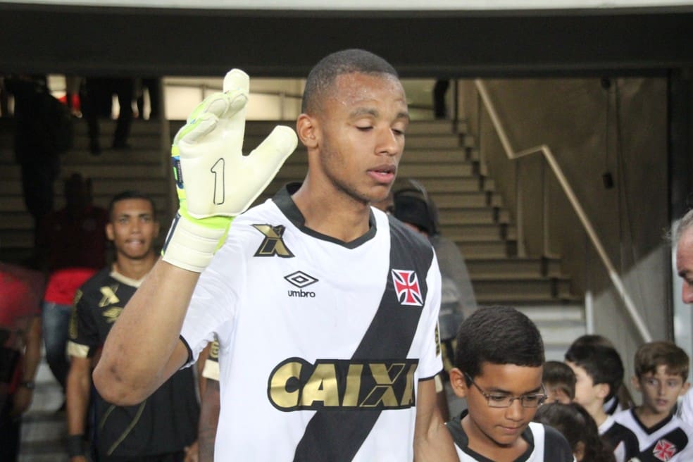 Jordi entra em campo em jogo do Vasco — Foto: Fabiano de Oliveira