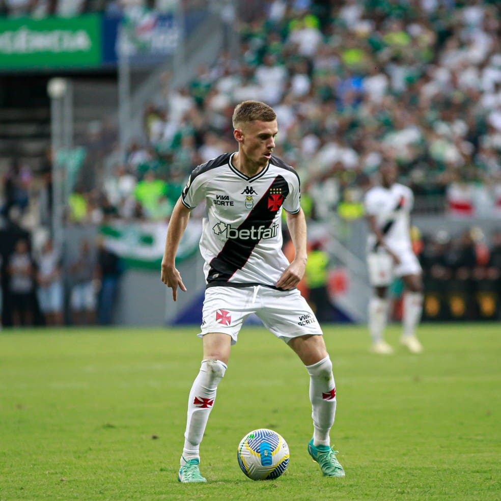 Maxime Dominguez em ação em Vasco x Palmeiras — Foto: Matheus Lima / CRVG