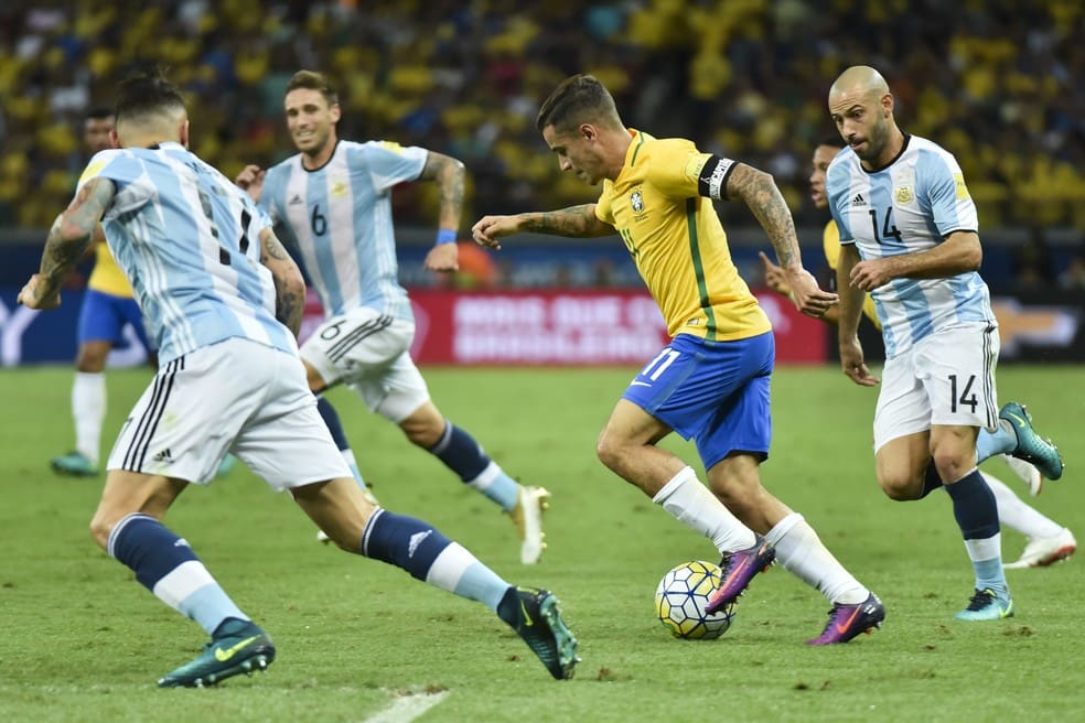 Coutinho marcou golaço contra a Argentina no Mineirão — Foto: Ricardo Botelho/LatinContent via Getty Images