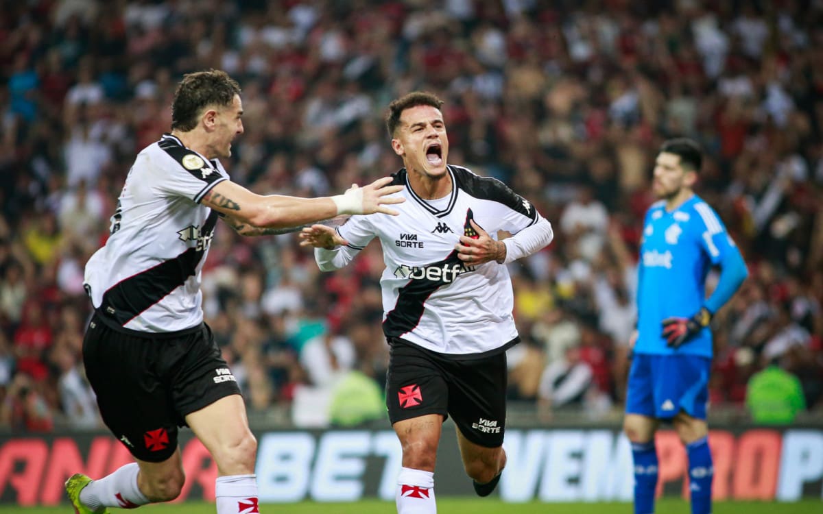 Coutinho celebra único gol marcado pelo Vasco após seu retorno, sobre o Flamengo, no Maracanã - Foto: Matheus Lima / Vasco