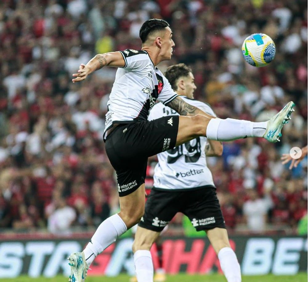 Puma Rodríguez pode jogar como ponta nesta quarta — Foto: Matheus Lima / CRVG