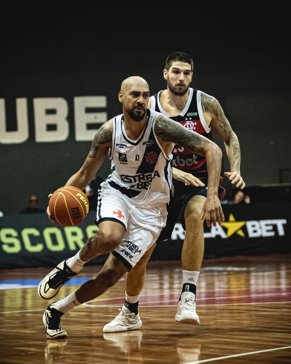 Marquinhos - Vasco e Flamengo - NBB — Foto: Mauricio Almeida/R10 Score Vasco