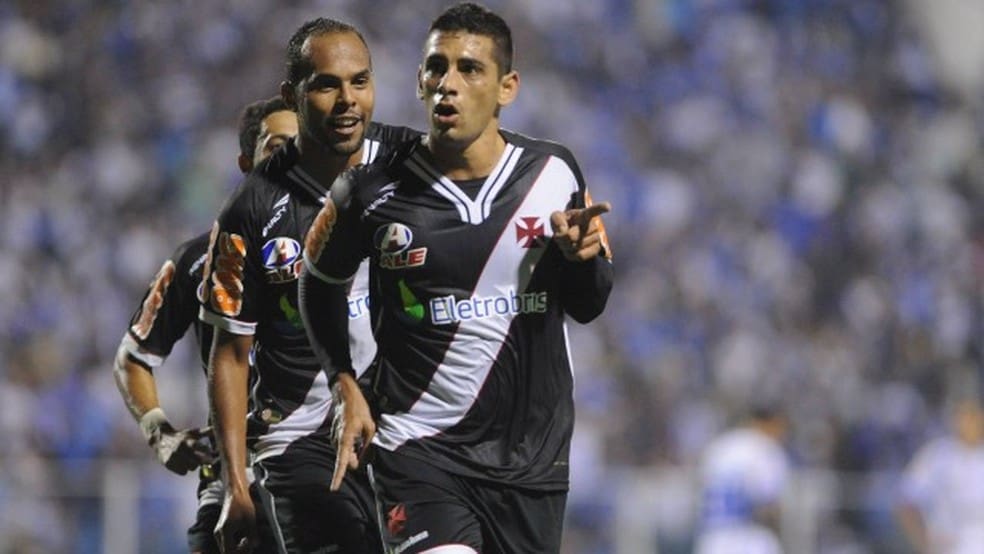 Alecsandro, Diego Souza, Vasco — Foto: Flávio Neves