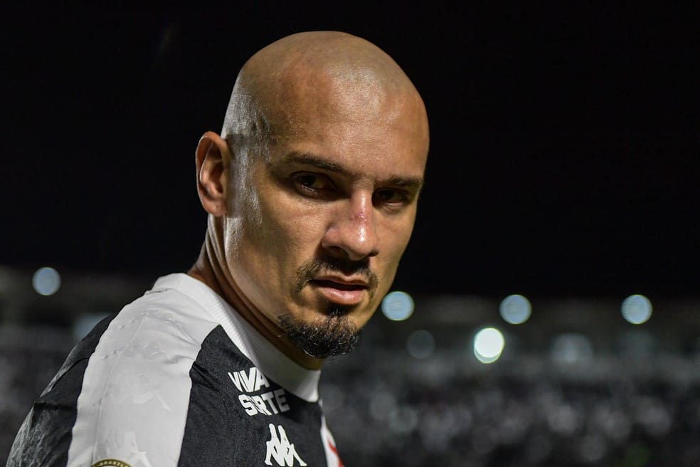 Maicon, zagueiro do Vasco, em São Januário — Foto: Thiago Ribeiro/AGIF