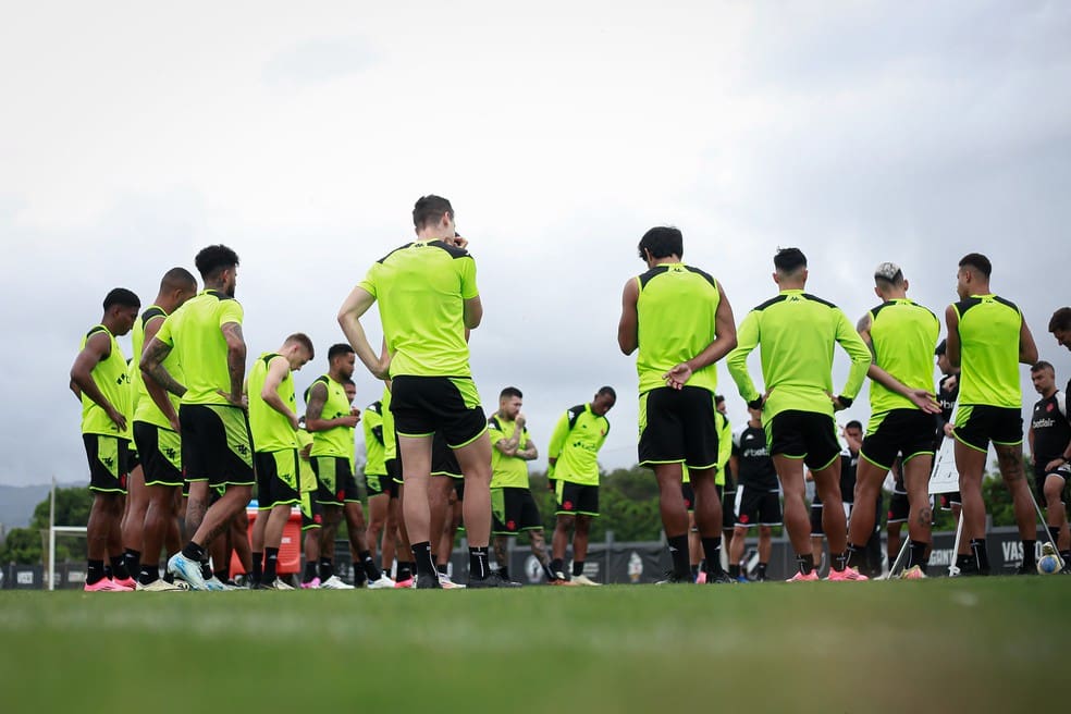 Treino do Vasco no CT Moacyr Barbosa neste domingo — Foto: Matheus Lima / CRVG