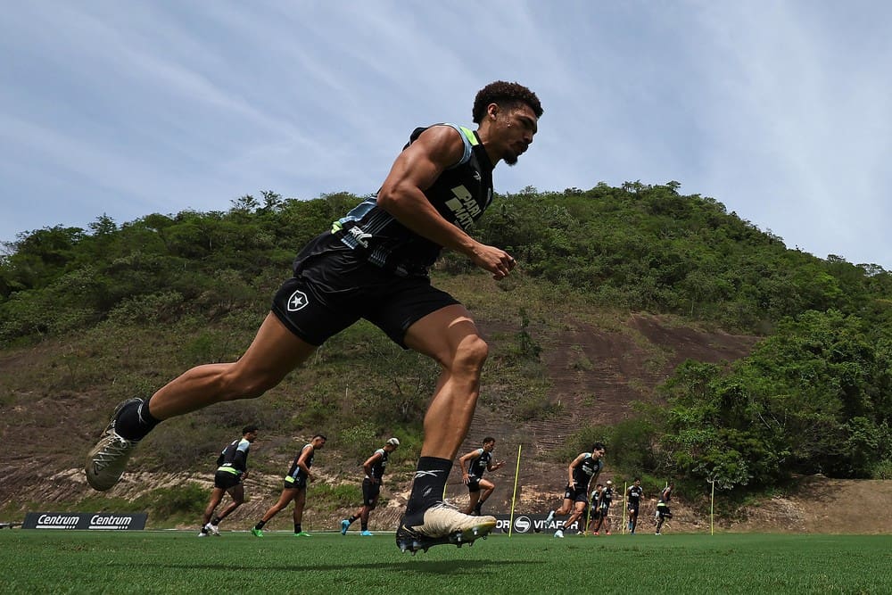 Adryelson substituirá Bastos em clássico contra o Vasco — Foto: Vitor Silva / Botafogo