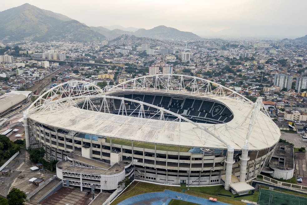 Vista aérea do Estádio Nilton Santos, do Botafogo — Foto: Buda Mendes/Getty Images