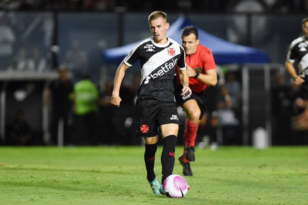 Maxime Dominguez pode ganhar espaço no Vasco durante Data Fifa — Foto: Alexandre Durão