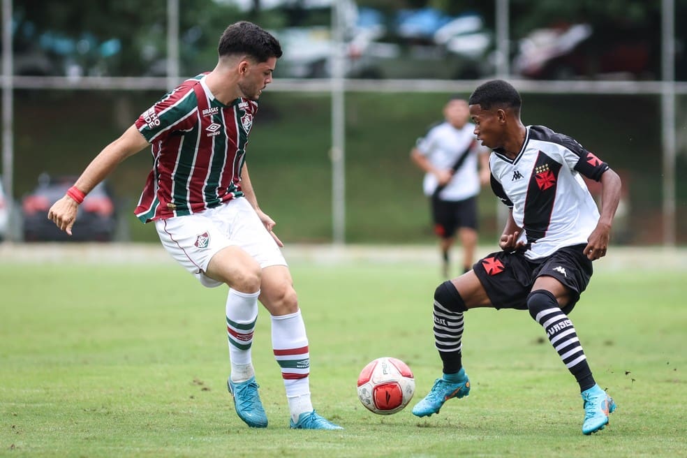 Juninho em Vasco x Fluminense, pelo Carioca Sub-17 — Foto: Dikran Sahagian/Vasco