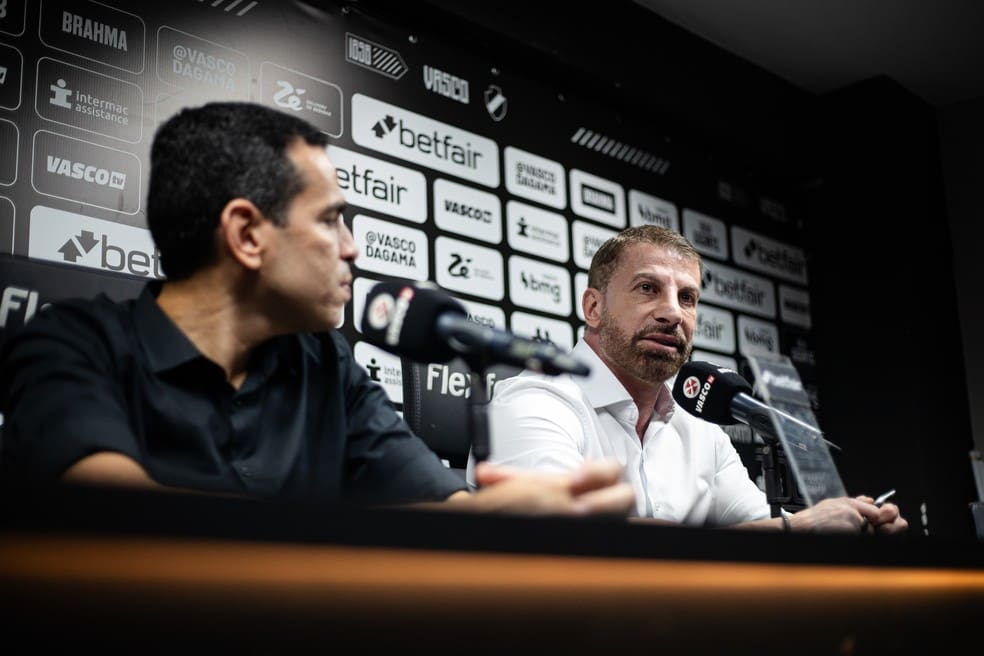 Diretor de futebol Marcelo Sant'Ana e Pedrinho, presidente do Vasco — Foto: Leandro Amorim/Vasco