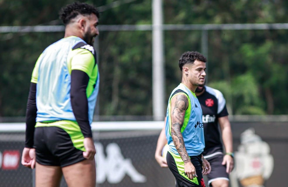 Payet e Coutinho em treino do Vasco — Foto: Matheus Lima/Vasco