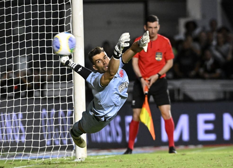 Léo Jardim, goleiro do Vasco — Foto: André Durão