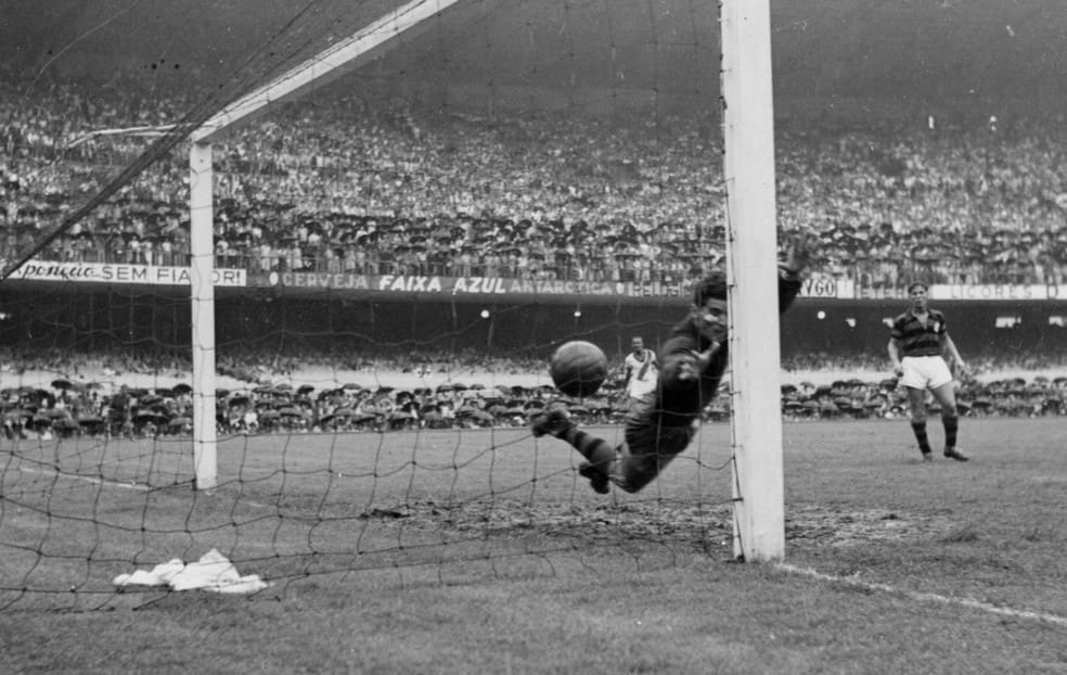 Gol de Ipojucan sobre o Flamengo no Carioca de 1950 — Foto: Centro de Memória do Vasco