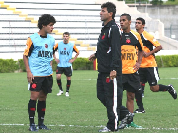 Philippe Coutinho, Pedrinho, Renato Gaúcho, Alex Teixeira e André em treino do Vasco em 2008