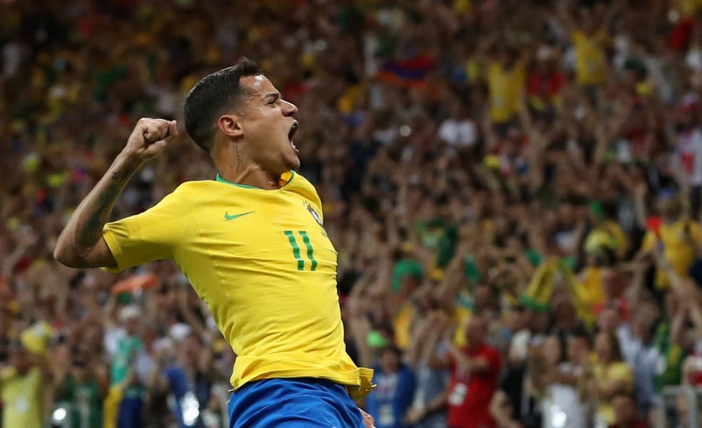 Coutinho dá um soco no ar após abrir o placar a favor do Brasil na Copa do Mundo de 2018 — Foto: Reuters